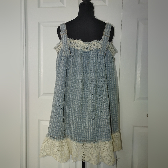 POL Blue and Cream Ruffled Sundress Size Medium - Picture 9 of 9